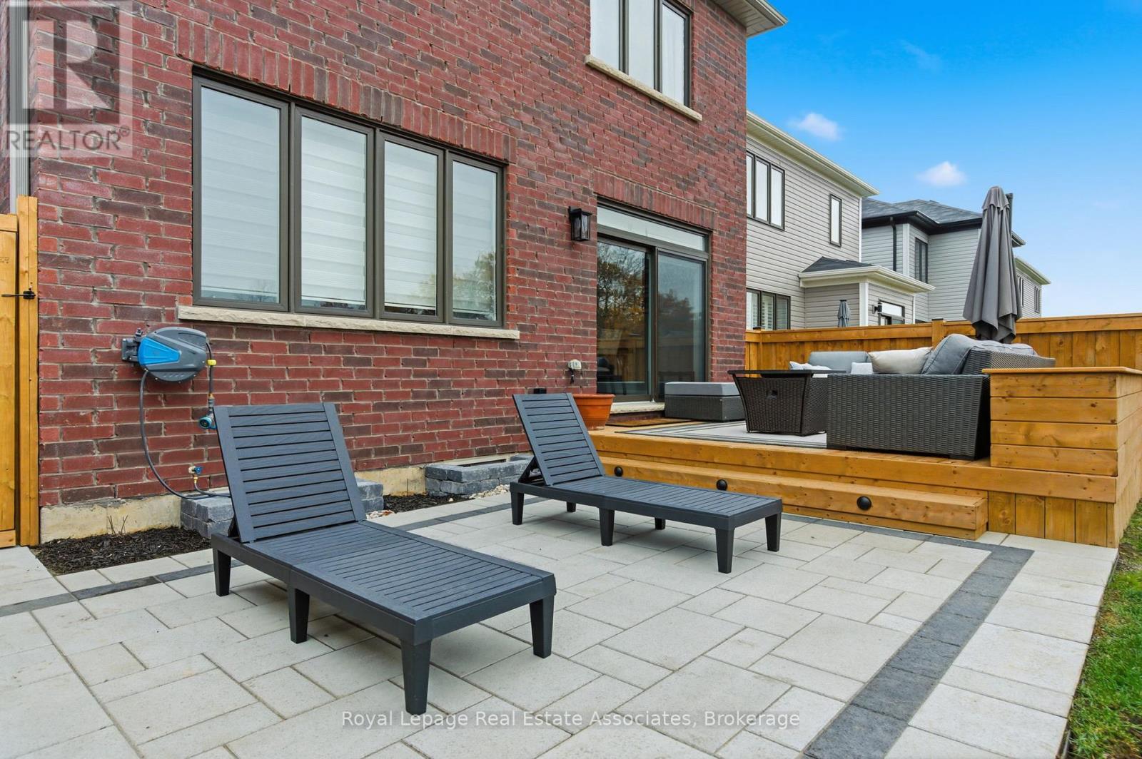 48 Hawick Crescent, Haldimand, Ontario N3W 0G5 - Photo 5 - X12551142