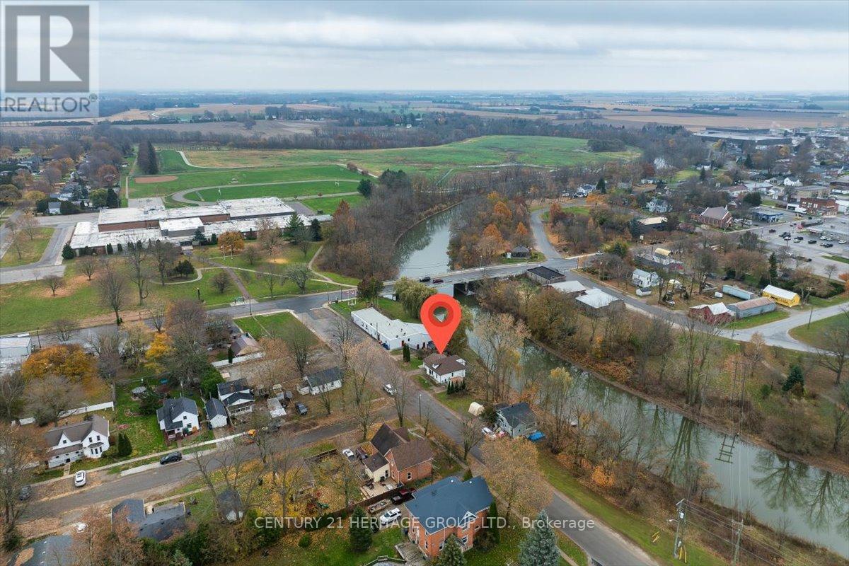 199 Camden Street S, Chatham-Kent, Ontario N0P 1M0 - Photo 2 - X12551244