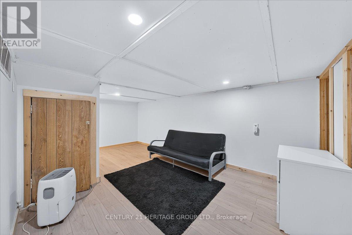 199 Camden Street S, Chatham-Kent, Ontario N0P 1M0 - Photo 34 - X12551244