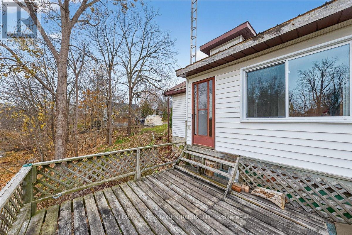 199 Camden Street S, Chatham-Kent, Ontario N0P 1M0 - Photo 43 - X12551244