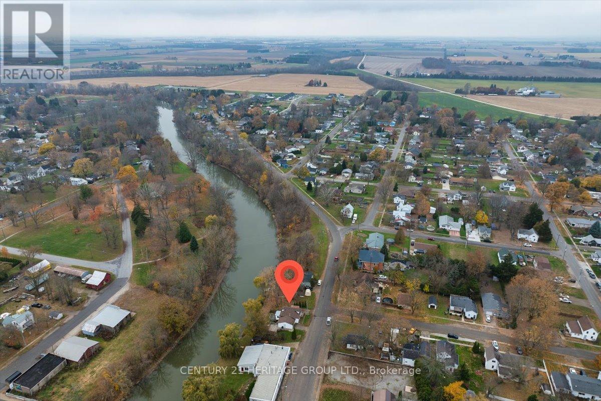 199 Camden Street S, Chatham-Kent, Ontario N0P 1M0 - Photo 5 - X12551244