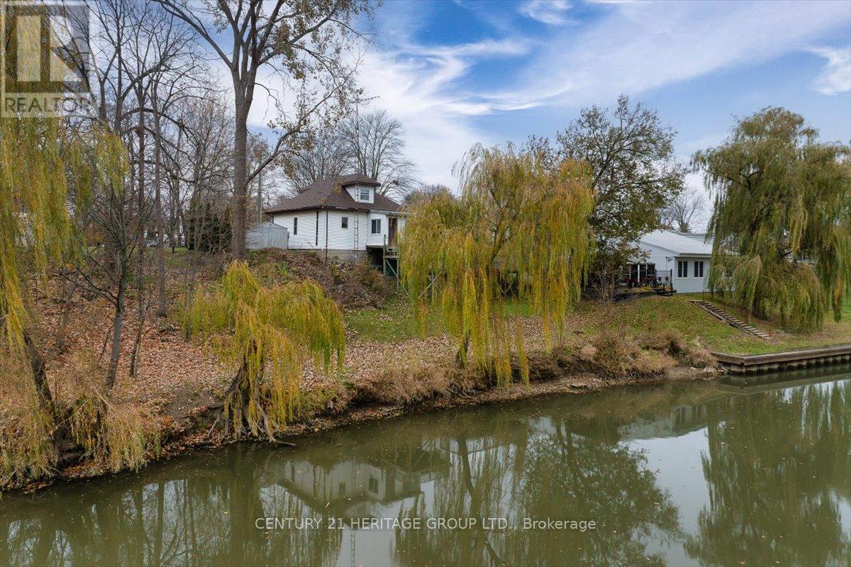 199 Camden Street S, Chatham-Kent, Ontario N0P 1M0 - Photo 6 - X12551244