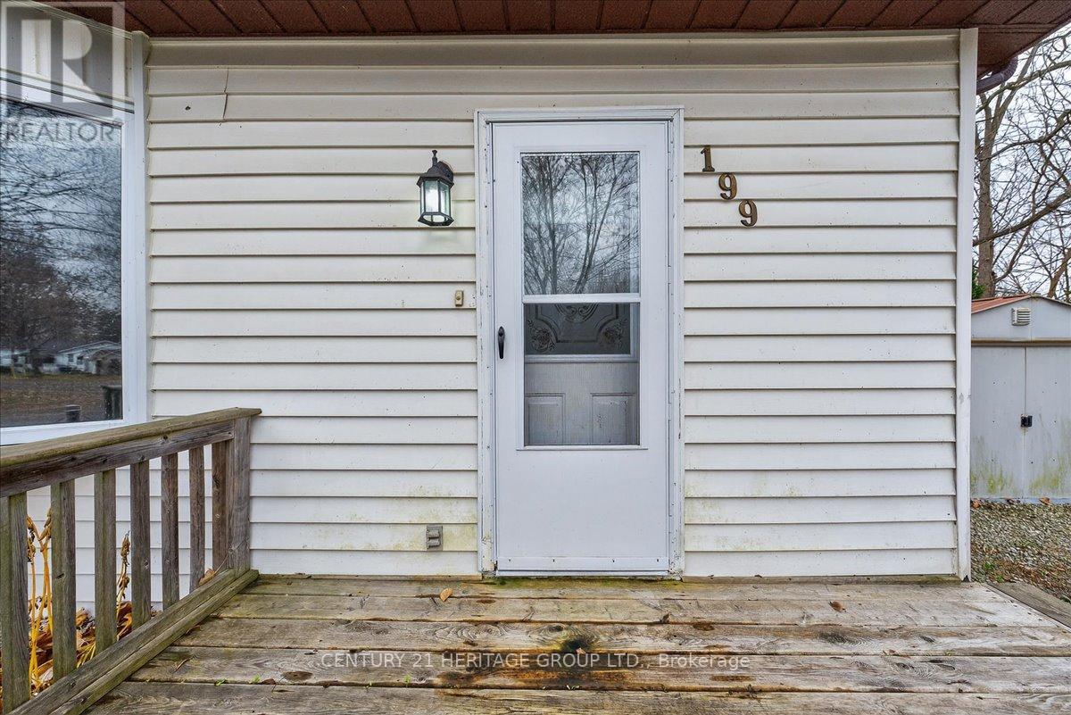 199 Camden Street S, Chatham-Kent, Ontario N0P 1M0 - Photo 8 - X12551244
