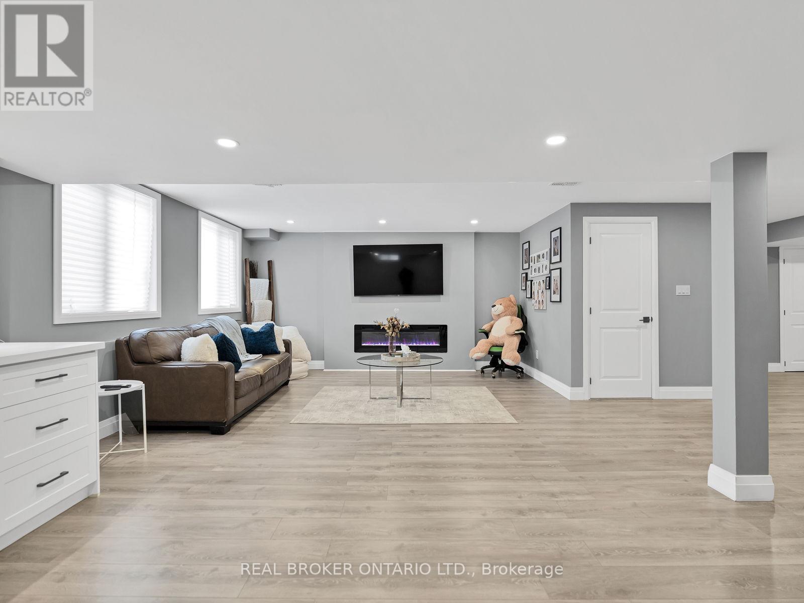 67 Lexington Avenue, Hamilton, Ontario  L8J 0L5 - Photo 32 - X12551298