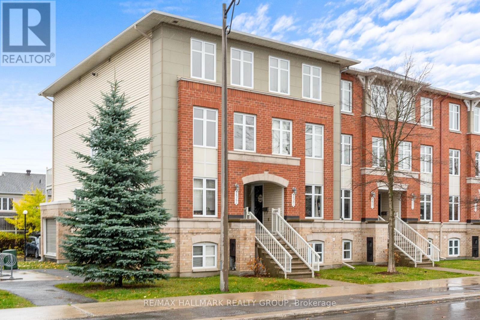 736b Chapman Mills Drive, Ottawa, Ontario  K2J 3V2 - Photo 2 - X12551392