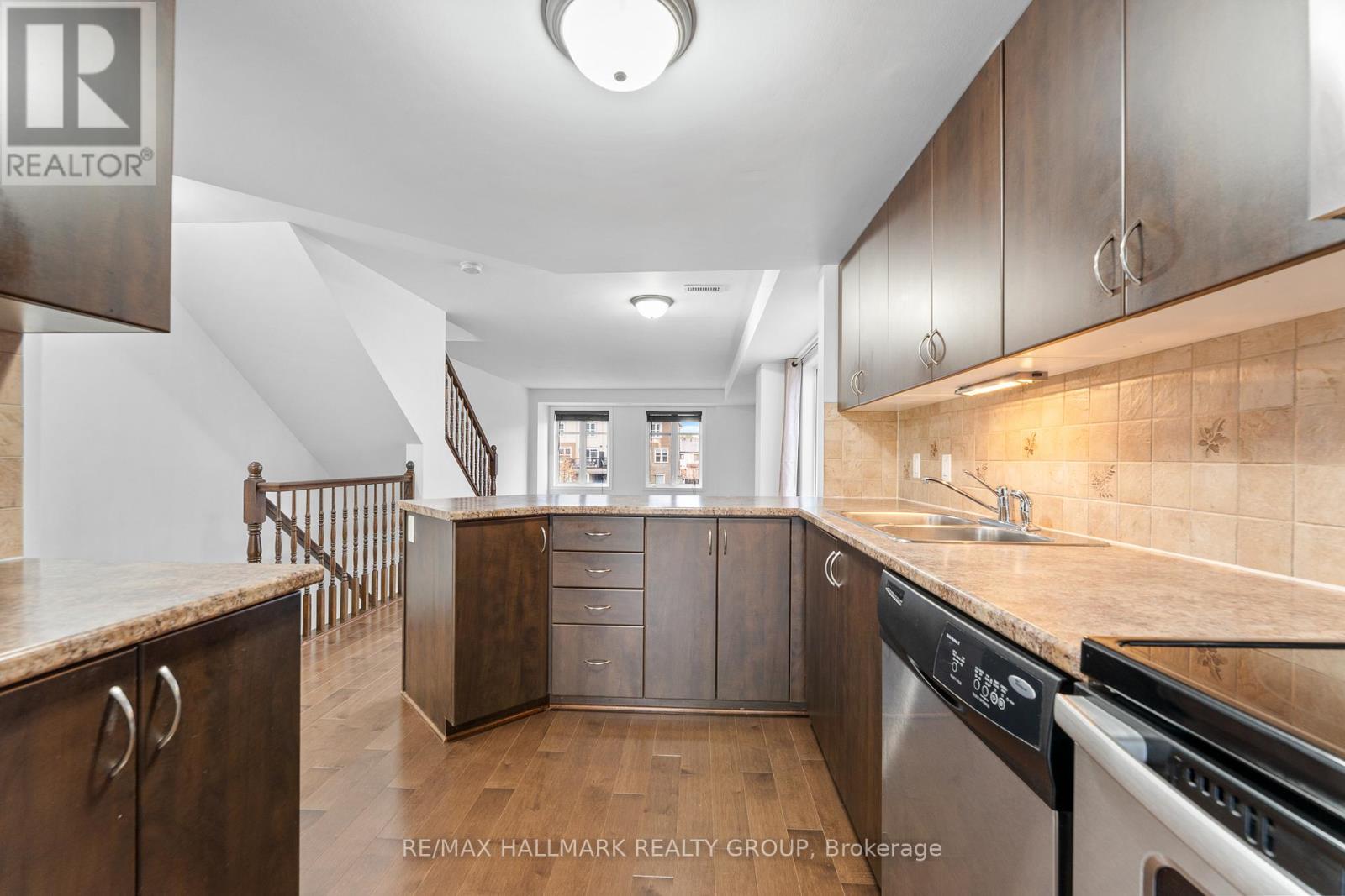 736b Chapman Mills Drive, Ottawa, Ontario  K2J 3V2 - Photo 24 - X12551392