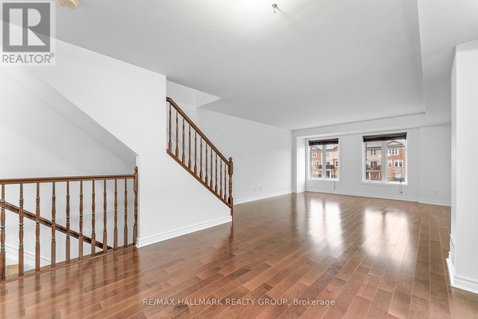 736b Chapman Mills Drive, Ottawa, Ontario  K2J 3V2 - Photo 5 - X12551392