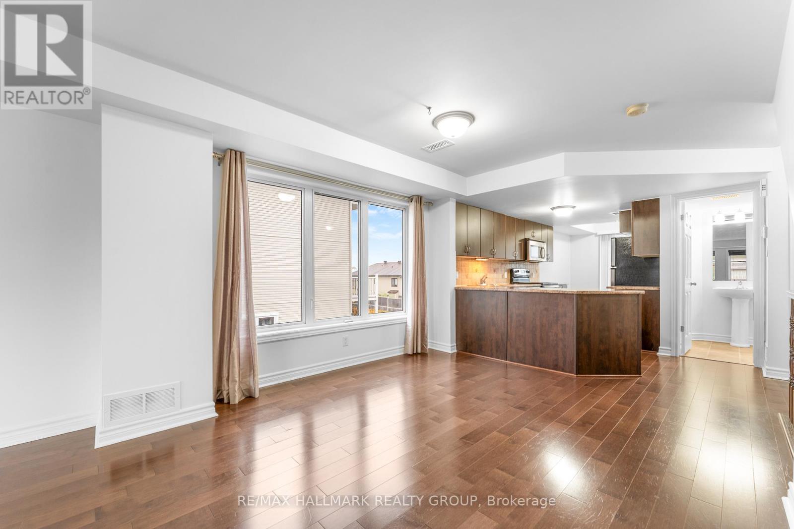 736b Chapman Mills Drive, Ottawa, Ontario  K2J 3V2 - Photo 7 - X12551392