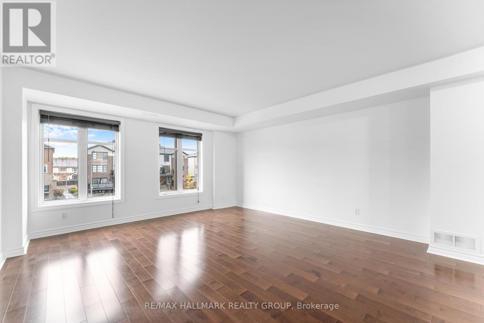 736b Chapman Mills Drive, Ottawa, Ontario  K2J 3V2 - Photo 9 - X12551392