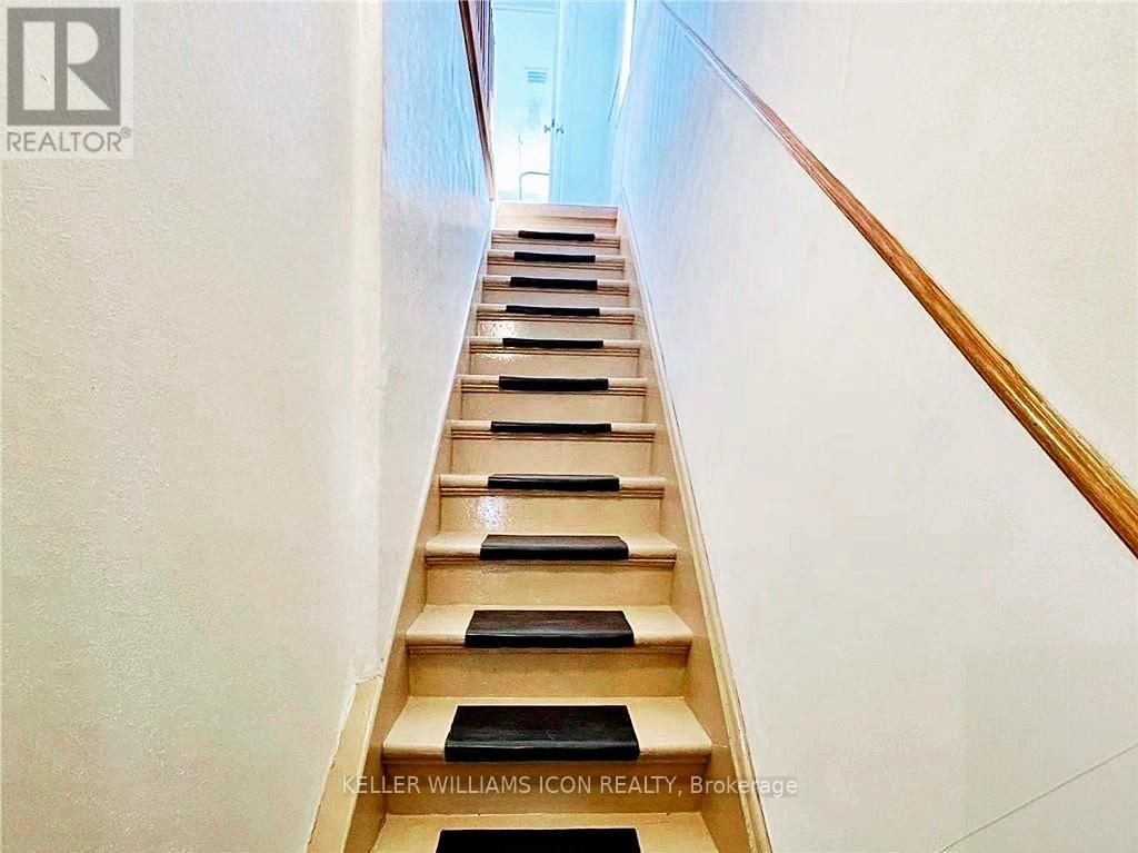 2 - 51 Bell Street N, Ottawa, Ontario  K1R 7C5 - Photo 3 - X12551416