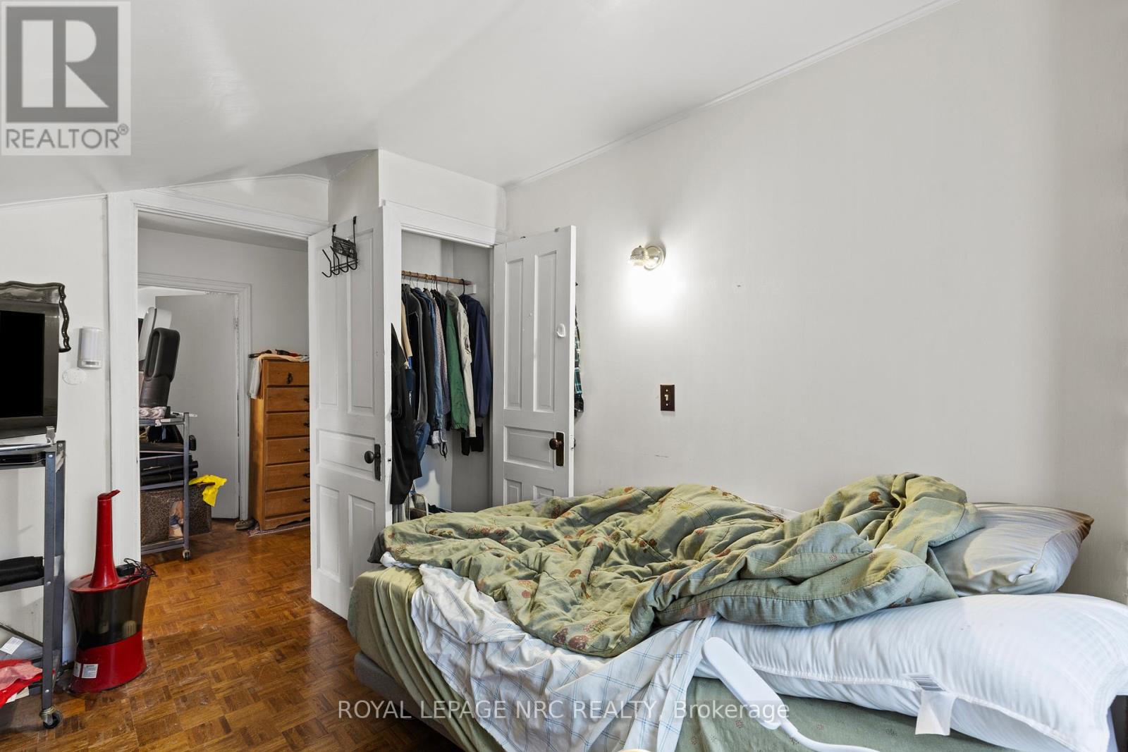 5 Chetwood Street, St. Catharines, Ontario  L2S 1J9 - Photo 18 - X12551364