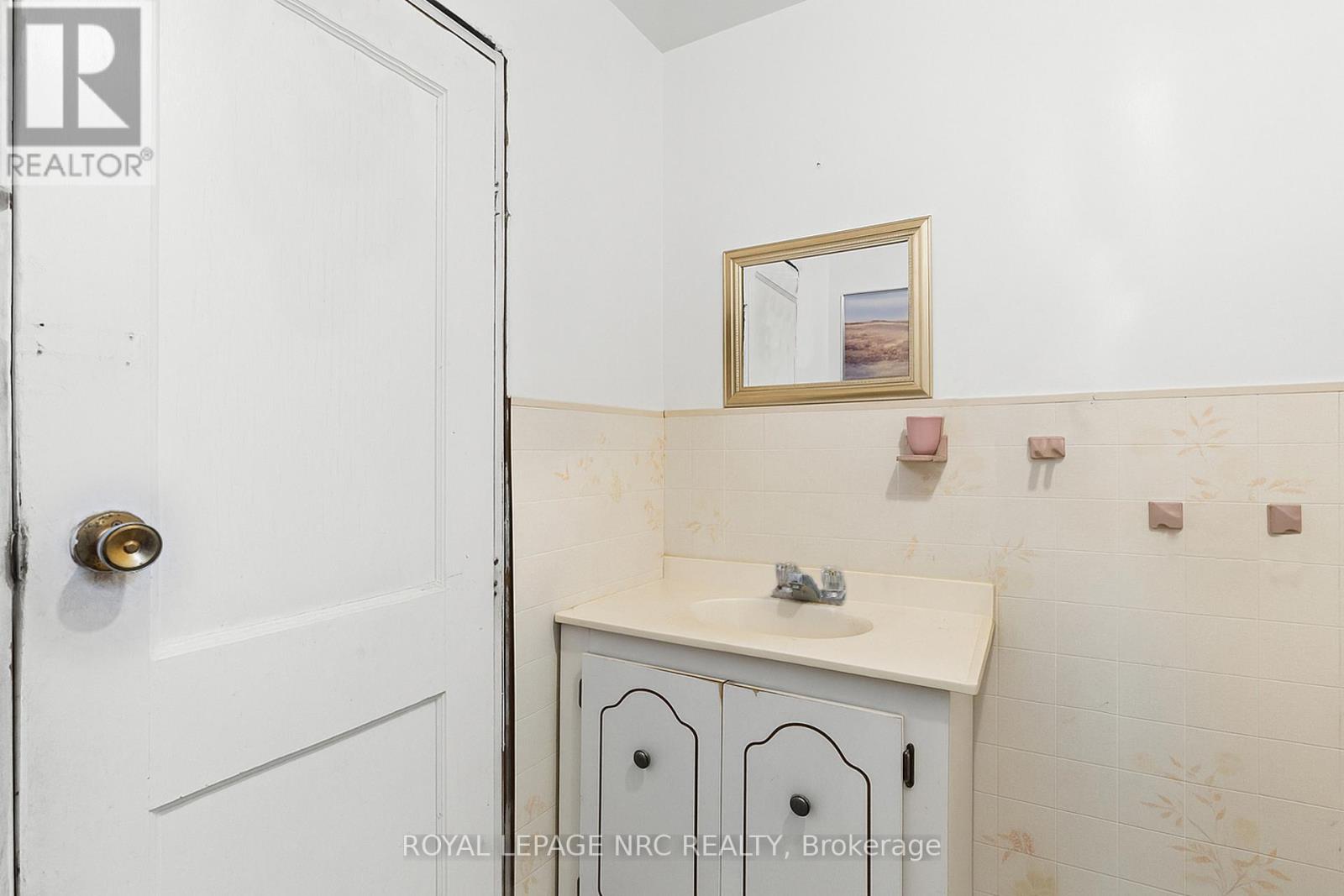 5 Chetwood Street, St. Catharines, Ontario  L2S 1J9 - Photo 22 - X12551364