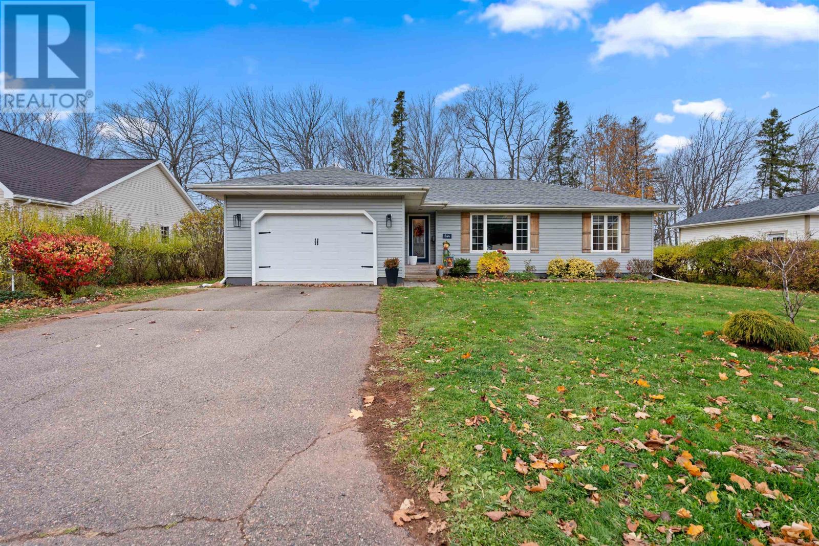 244 Colin Avenue, Summerside, Prince Edward Island  C1N 5W6 - Photo 2 - 202528115