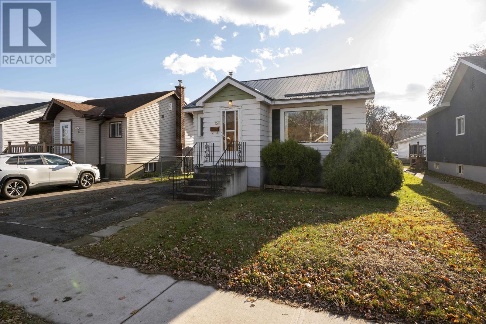 156 Francis St E, Thunder Bay, Ontario