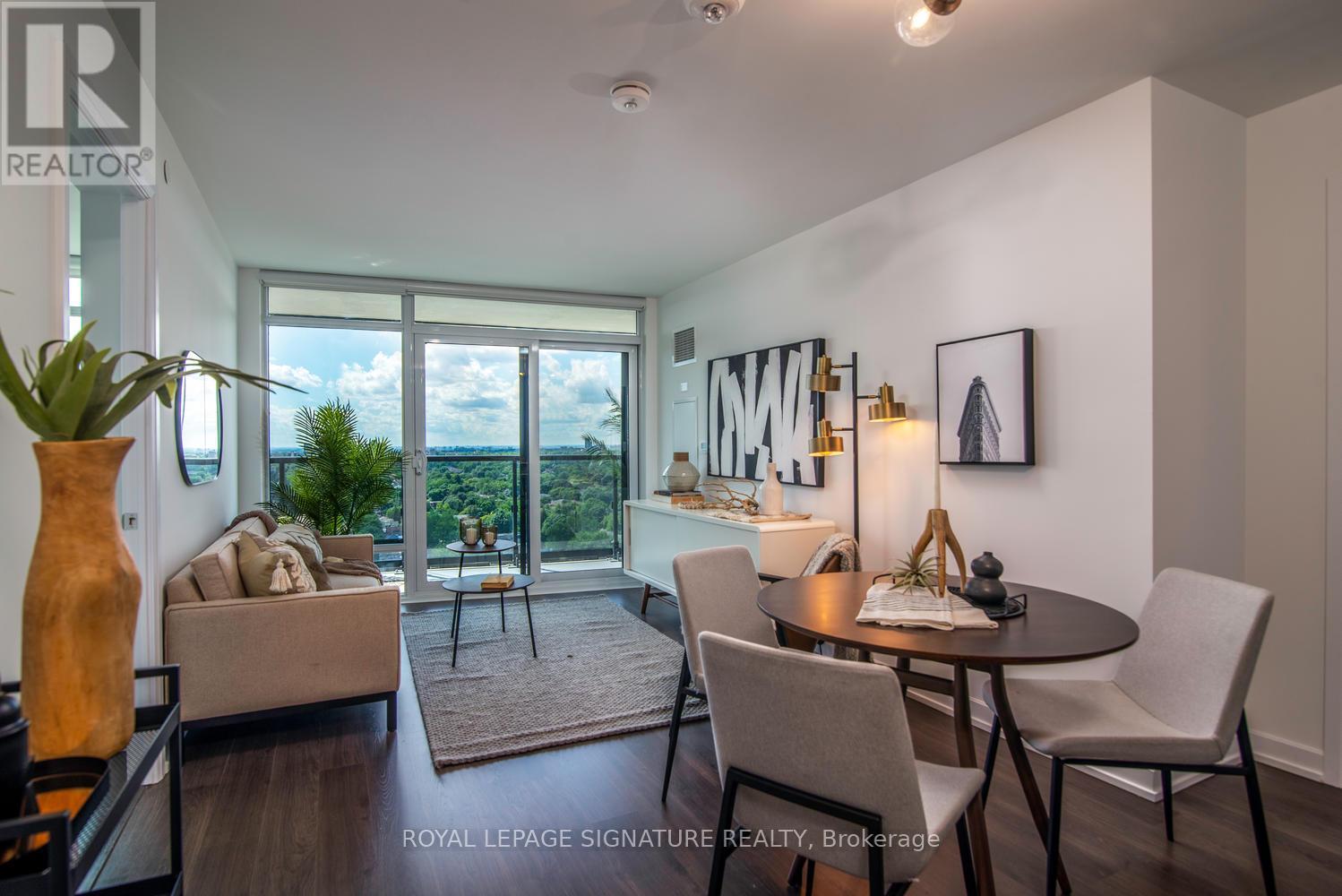 1310 - 18 Erskine Avenue, Toronto, Ontario M4P 0C9 - Photo 3 - C12531254