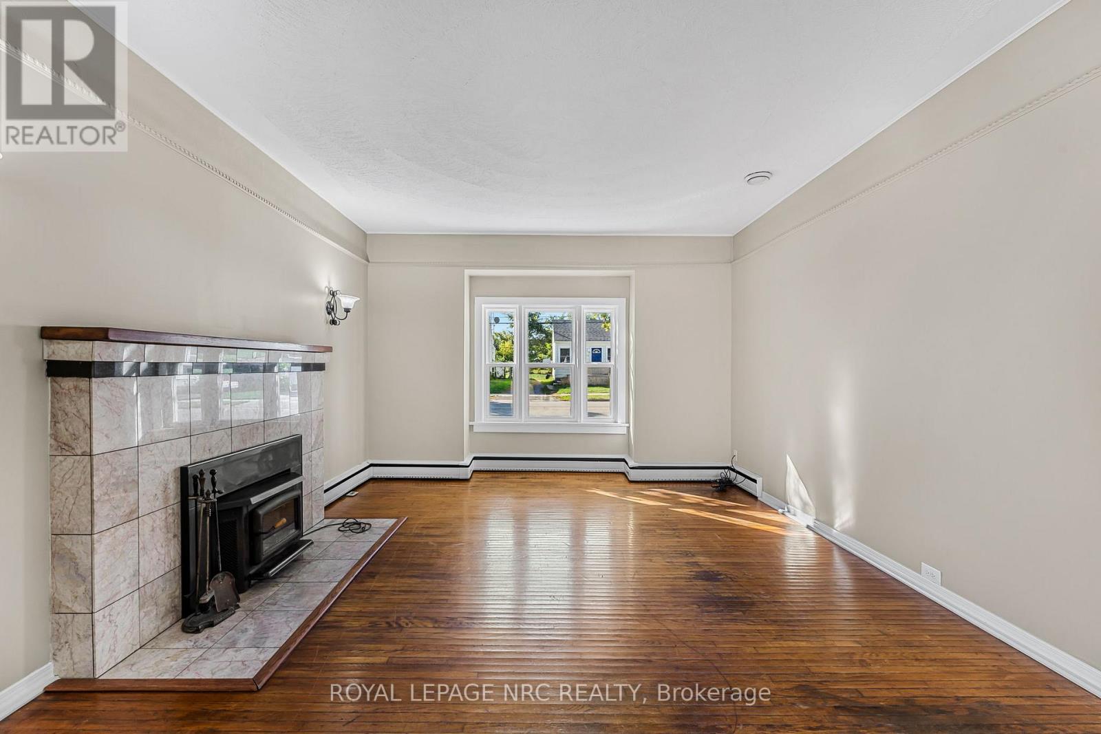 204 Gilmore Road, Fort Erie, Ontario L2A 2M3 - Photo 14 - X12534644