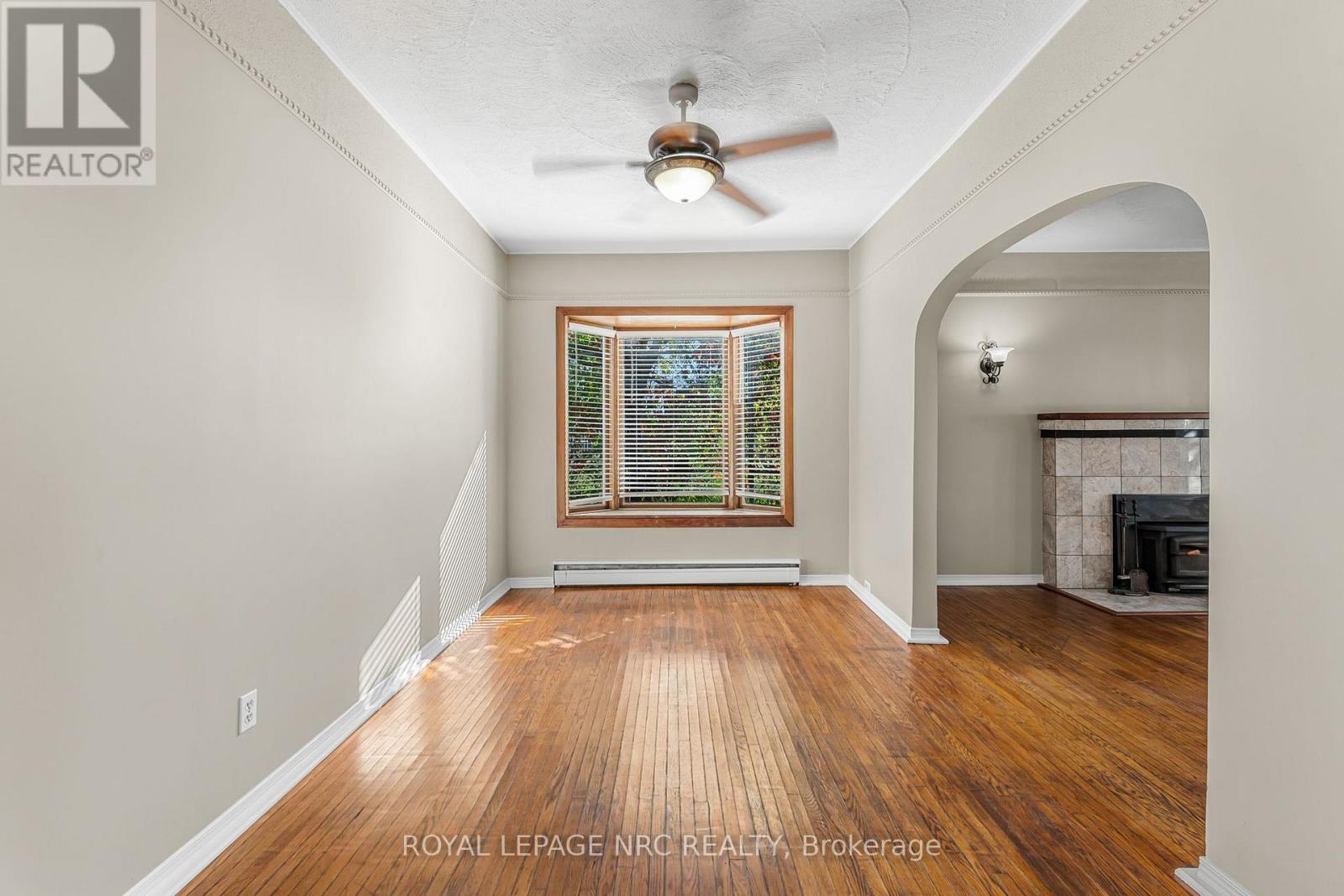 204 Gilmore Road, Fort Erie, Ontario L2A 2M3 - Photo 12 - X12534644