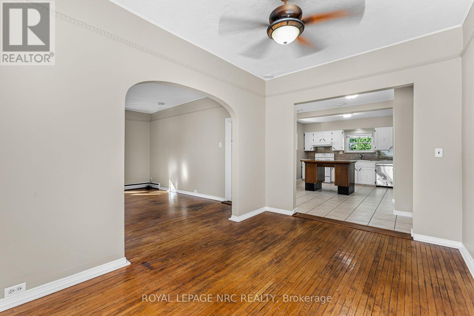 204 Gilmore Road, Fort Erie, Ontario L2A 2M3 - Photo 16 - X12534644