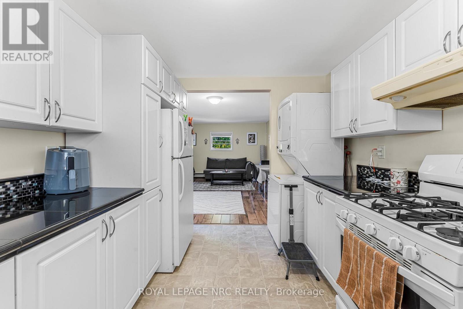 204 Gilmore Road, Fort Erie, Ontario L2A 2M3 - Photo 28 - X12534644