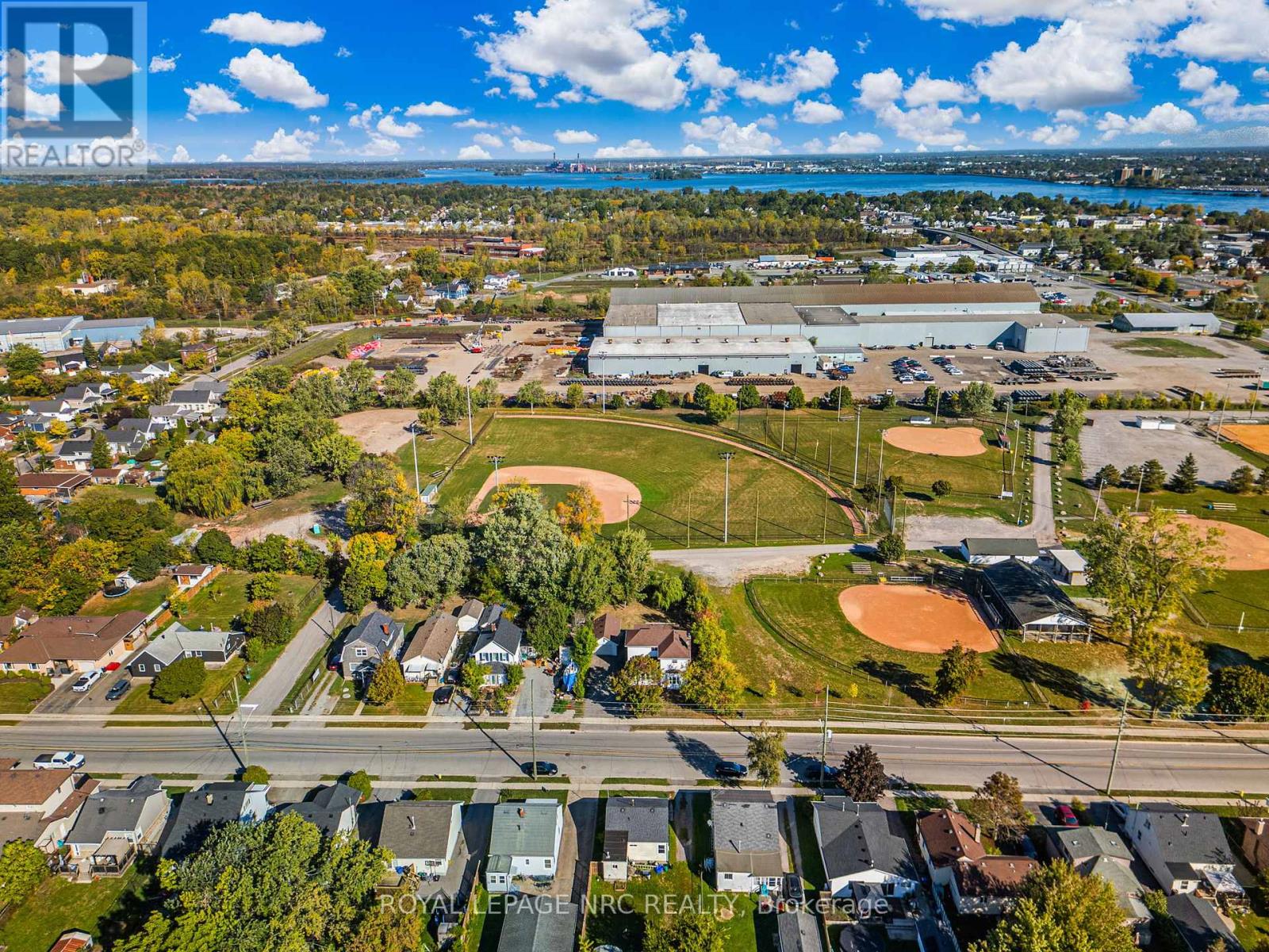 204 Gilmore Road, Fort Erie, Ontario L2A 2M3 - Photo 39 - X12534644