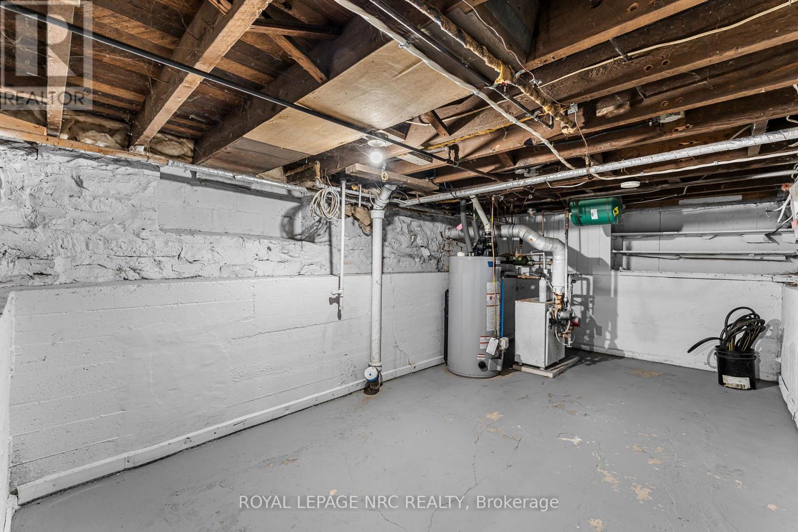 204 Gilmore Road, Fort Erie, Ontario L2A 2M3 - Photo 34 - X12534644