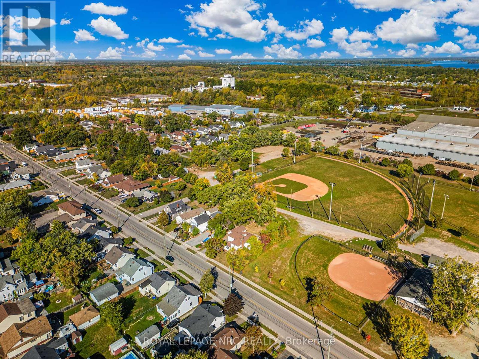 204 Gilmore Road, Fort Erie, Ontario L2A 2M3 - Photo 38 - X12534644