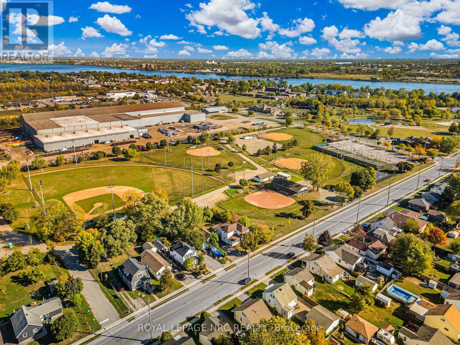 204 Gilmore Road, Fort Erie, Ontario L2A 2M3 - Photo 40 - X12534644