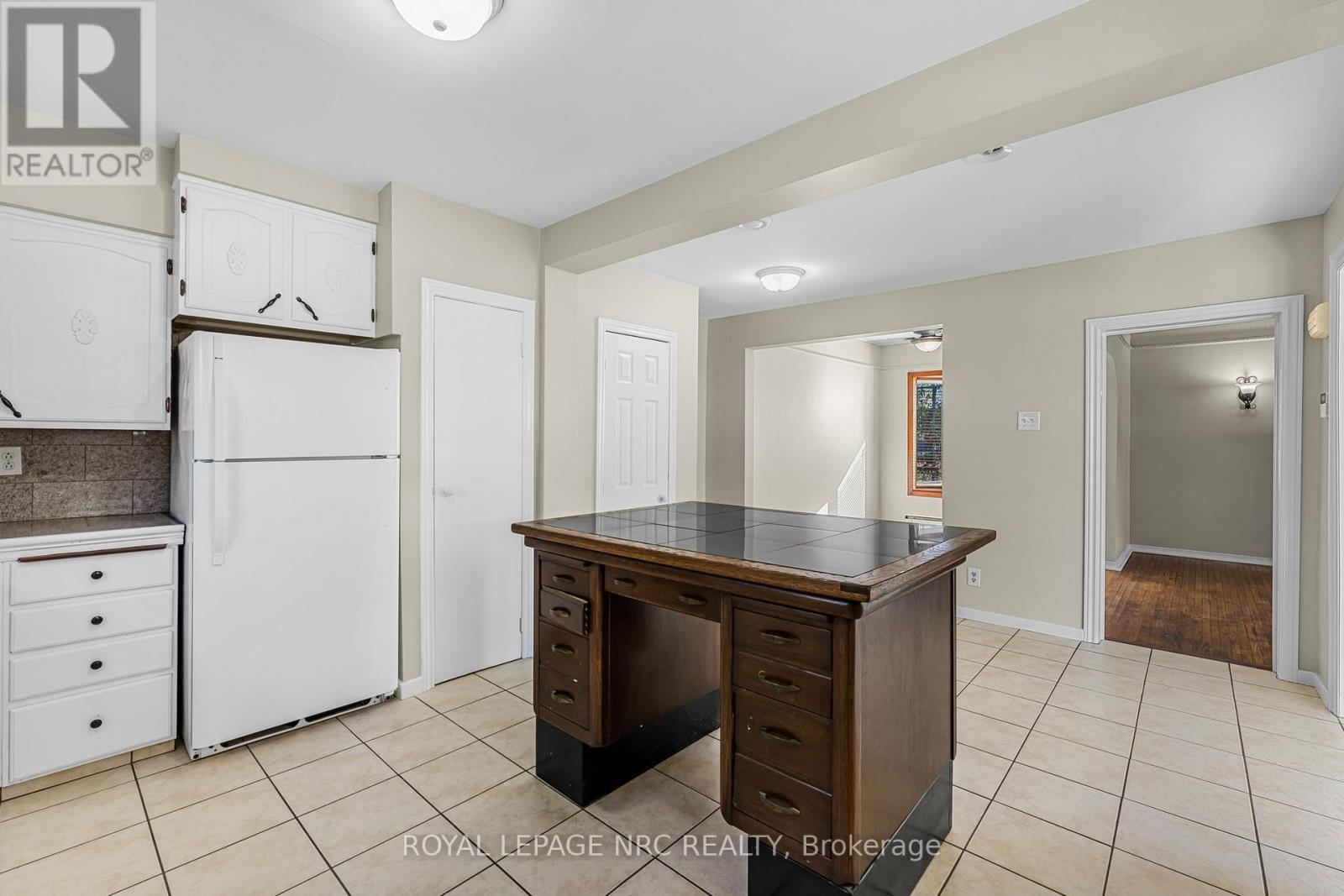 204 Gilmore Road, Fort Erie, Ontario L2A 2M3 - Photo 9 - X12534644