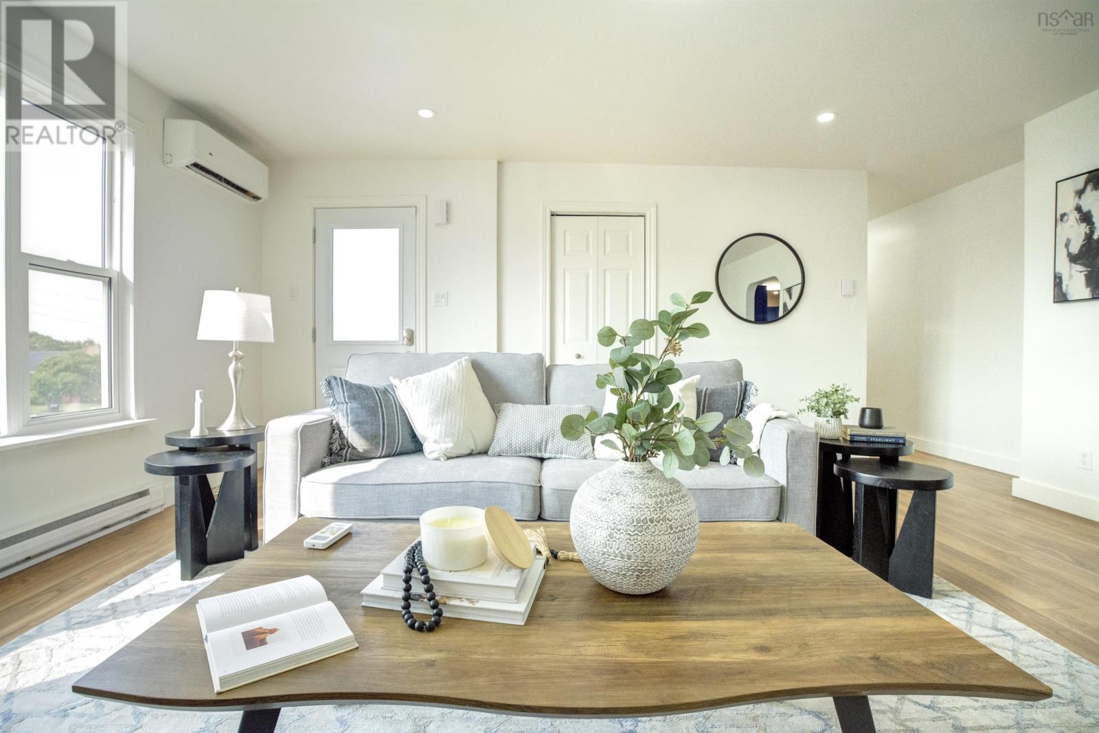 Property at 30 Woodcrest Avenue image 4