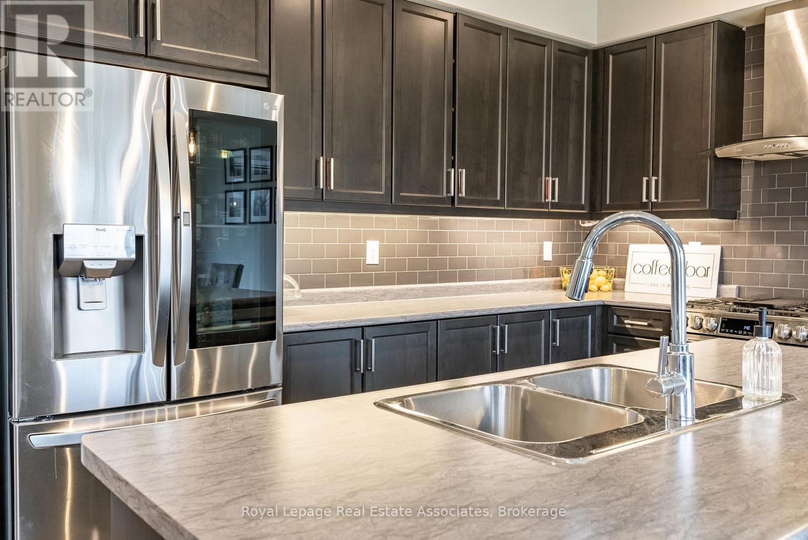 48 Hawick Crescent, Haldimand, Ontario N3W 0G5 - Photo 14 - X12551142