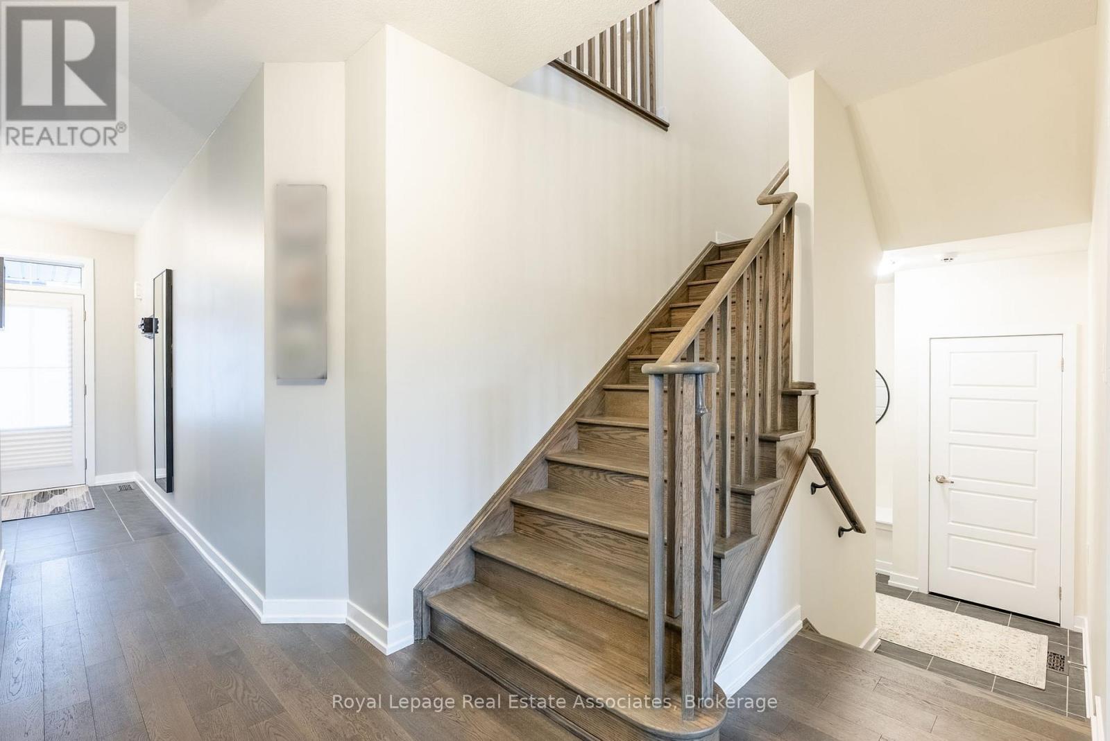 48 Hawick Crescent, Haldimand, Ontario N3W 0G5 - Photo 17 - X12551142