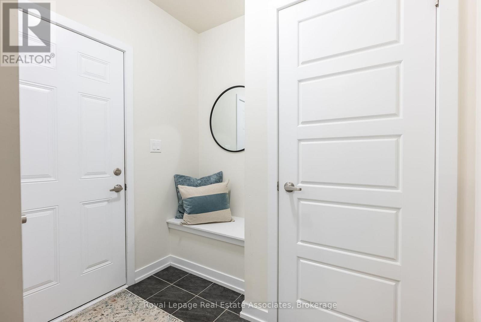 48 Hawick Crescent, Haldimand, Ontario N3W 0G5 - Photo 18 - X12551142