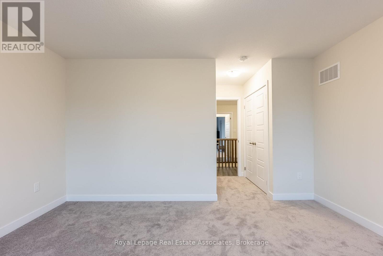 48 Hawick Crescent, Haldimand, Ontario N3W 0G5 - Photo 32 - X12551142