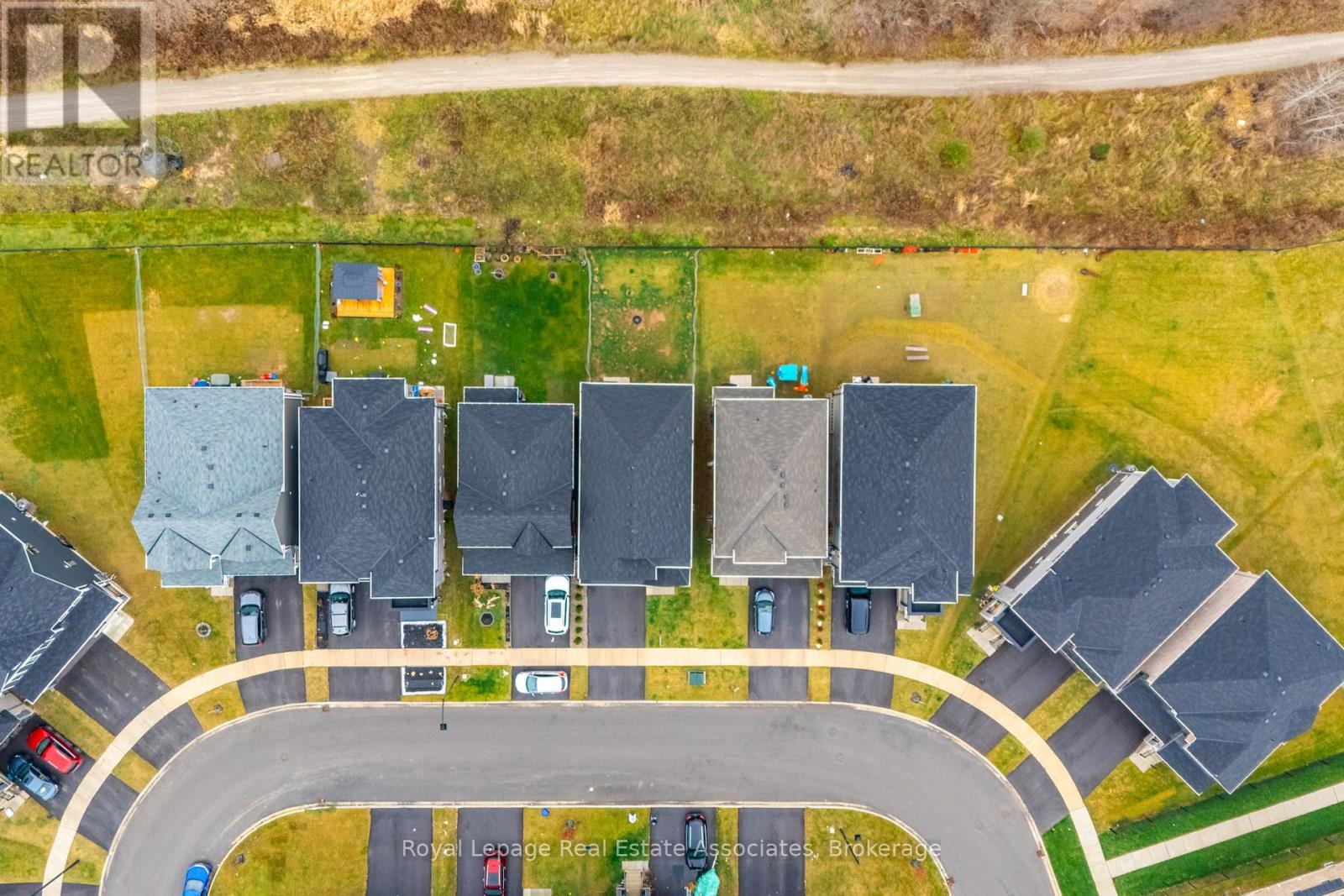 48 Hawick Crescent, Haldimand, Ontario N3W 0G5 - Photo 40 - X12551142