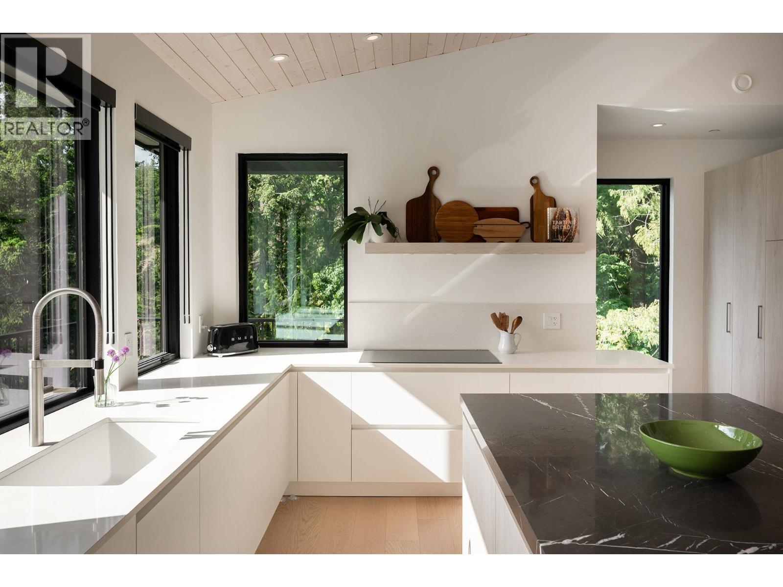 1620 Evergreen Lane, Bowen Island, British Columbia  V0N 1G2 - Photo 10 - R3049931