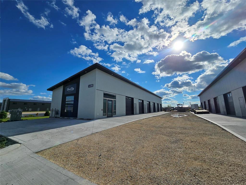 12 128 Industrial Road, Steinbach, Manitoba  R5G 2V2 - Photo 4 - 202528243