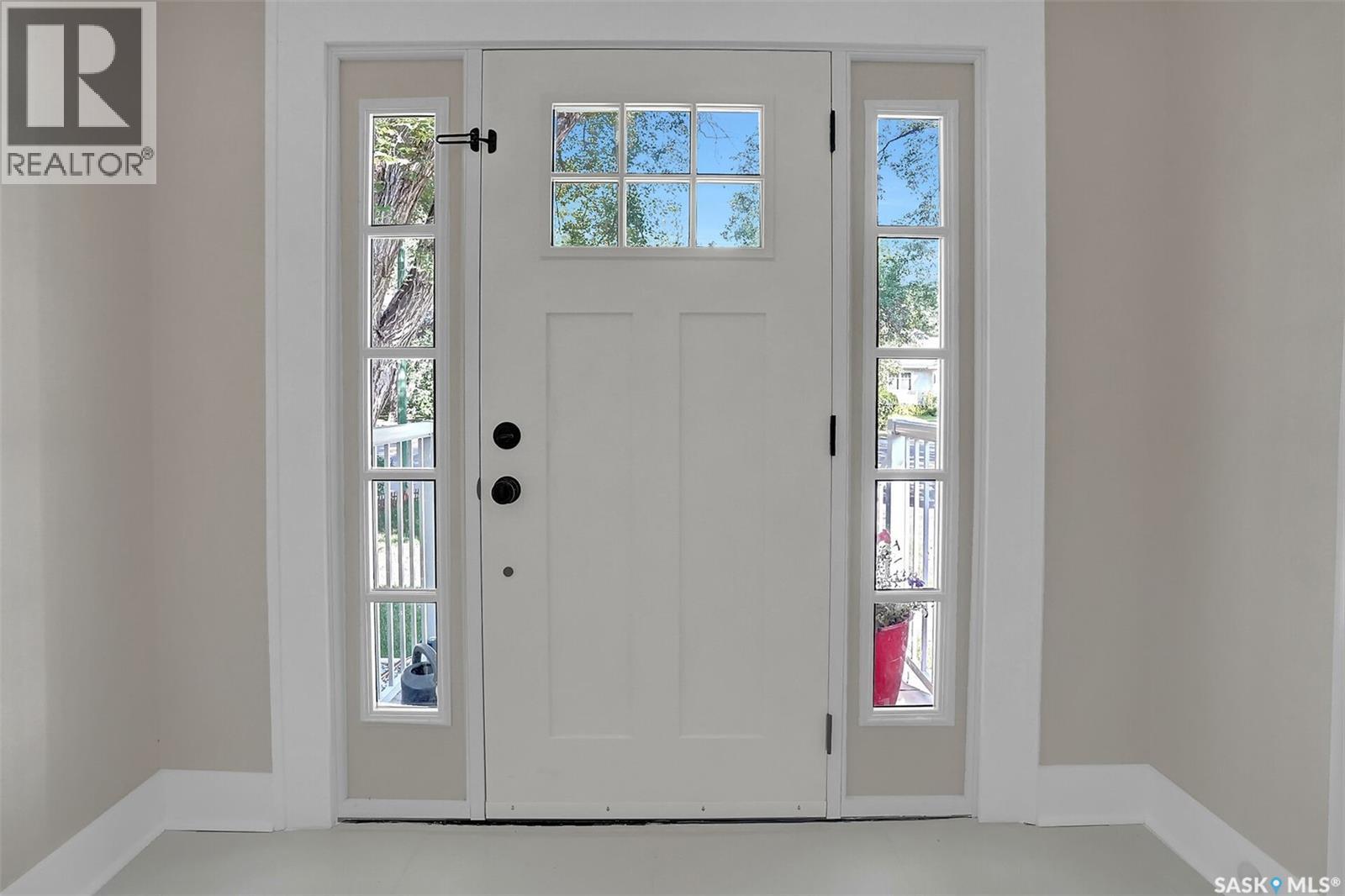 2721 Hill Avenue, Regina, Saskatchewan  S4S 0V5 - Photo 4 - SK023567