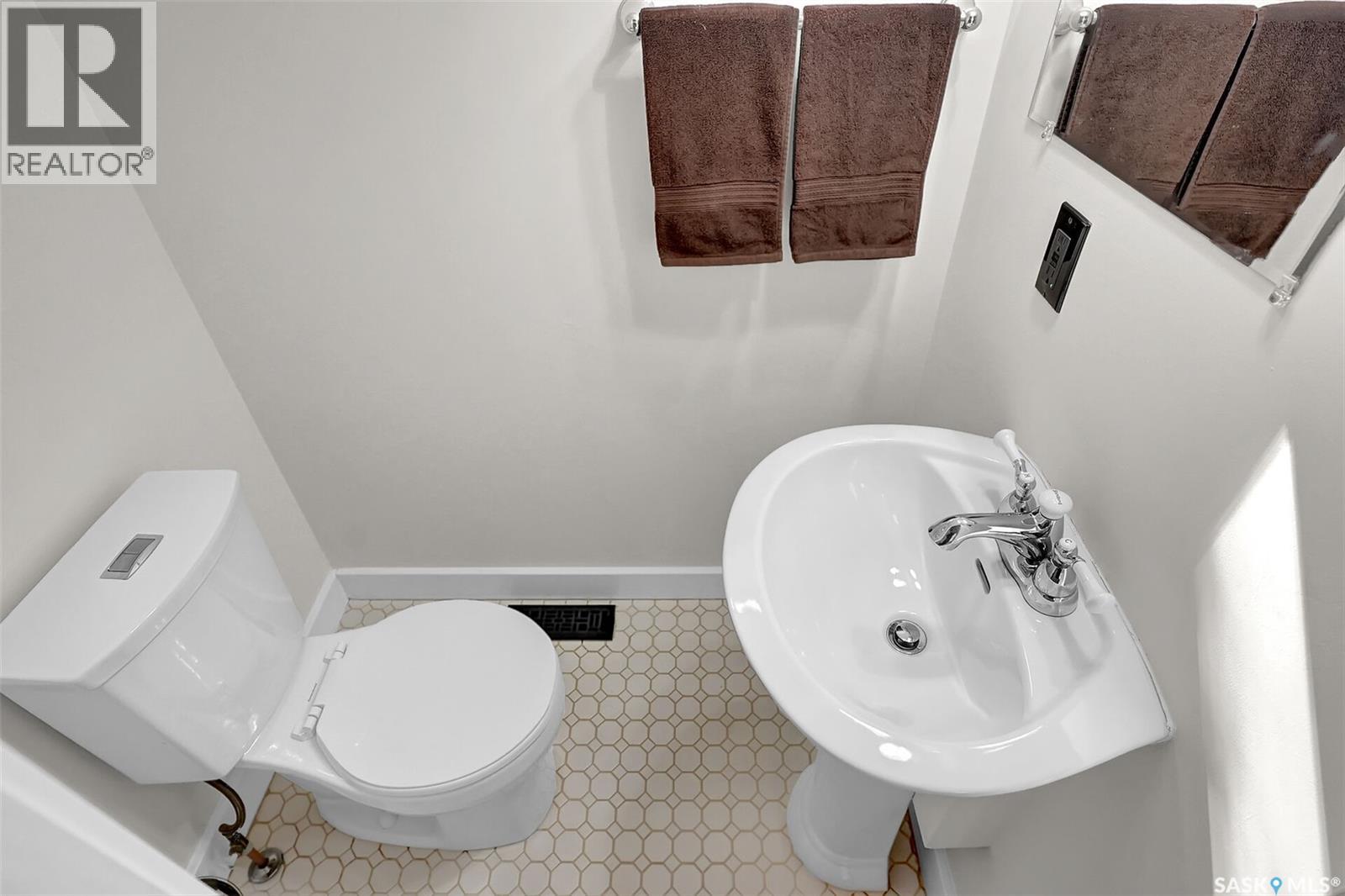 2721 Hill Avenue, Regina, Saskatchewan  S4S 0V5 - Photo 27 - SK023567