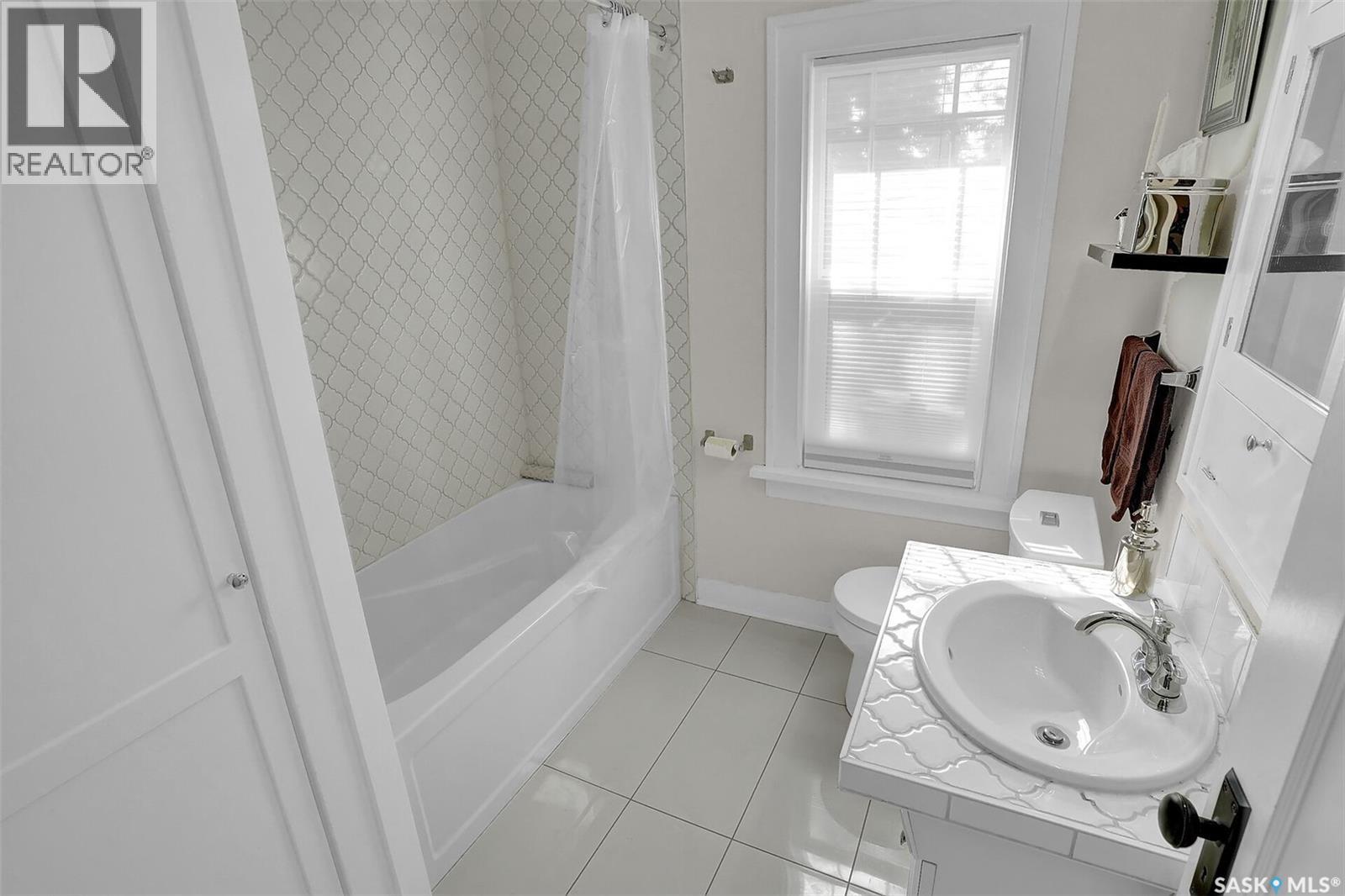 2721 Hill Avenue, Regina, Saskatchewan  S4S 0V5 - Photo 34 - SK023567