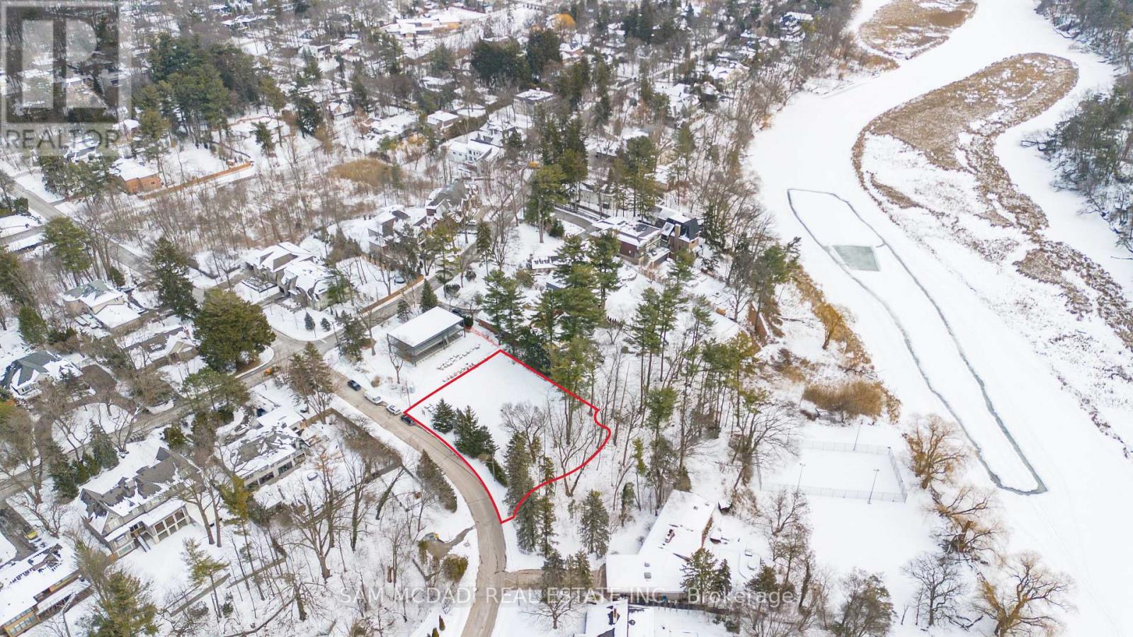 1470 Pinetree Crescent, Mississauga, Ontario  L5G 2S8 - Photo 4 - W12380098