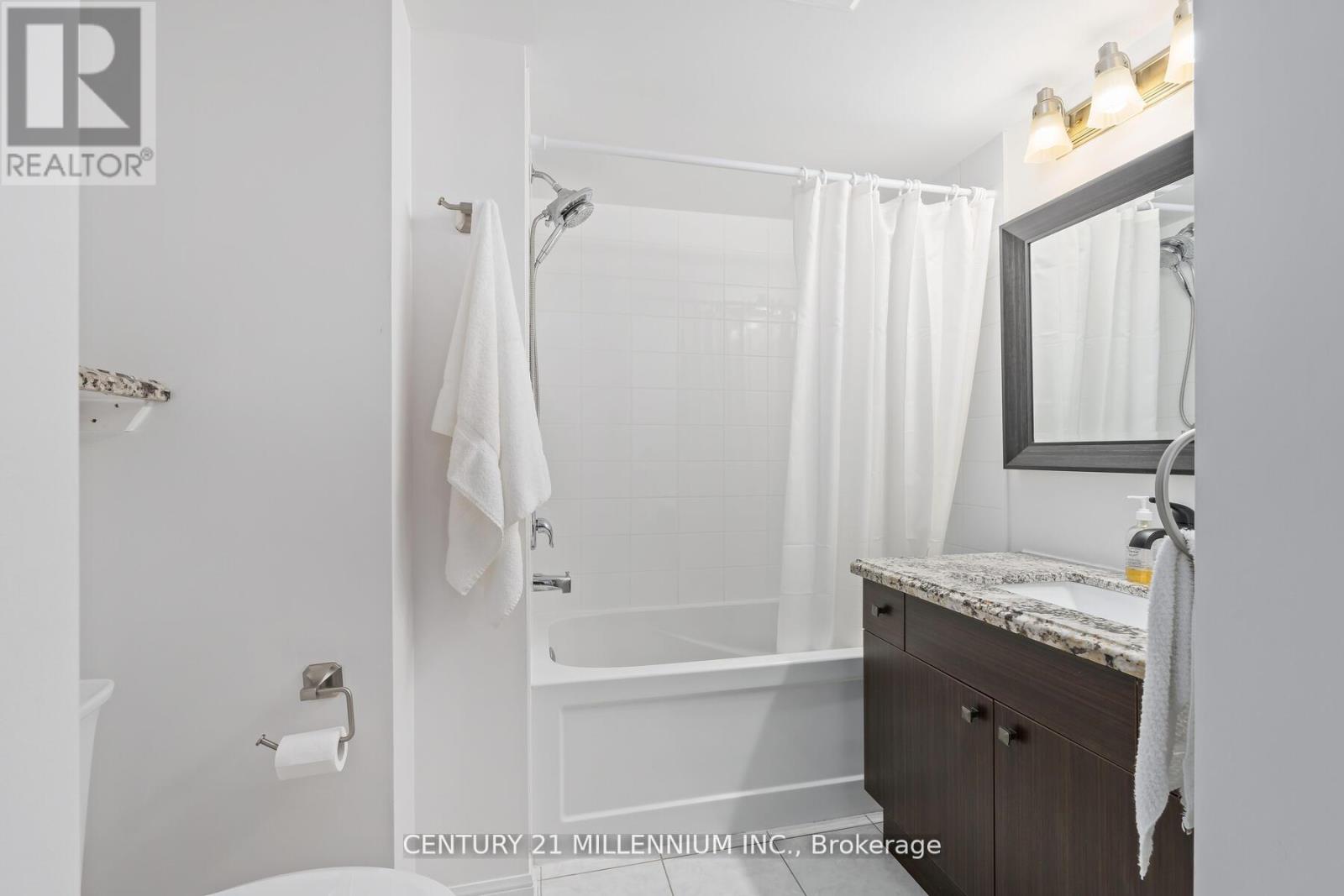 111 - 1045 Nadalin Heights, Milton, Ontario L9T 8R5 - Photo 15 - W12551016