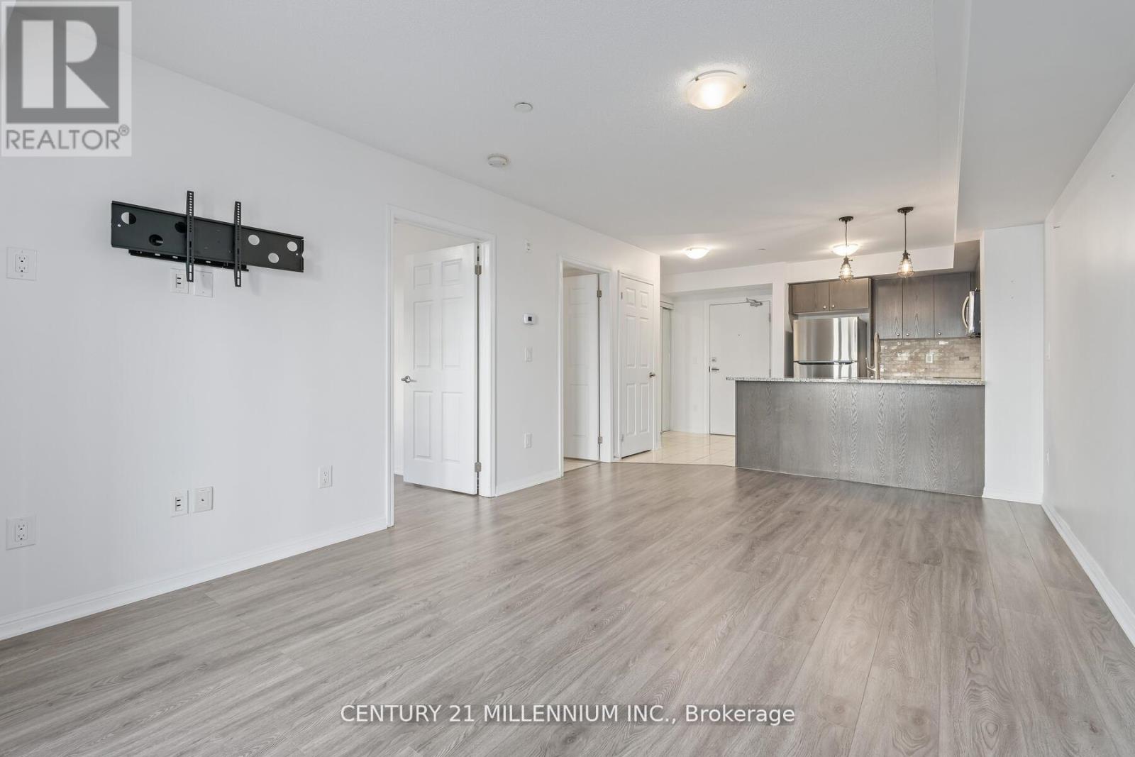 111 - 1045 Nadalin Heights, Milton, Ontario L9T 8R5 - Photo 10 - W12551016