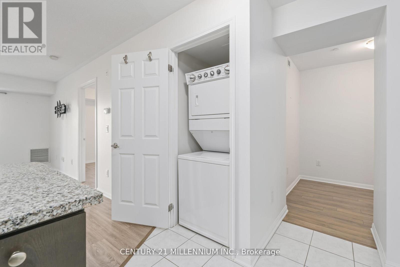 111 - 1045 Nadalin Heights, Milton, Ontario L9T 8R5 - Photo 18 - W12551016