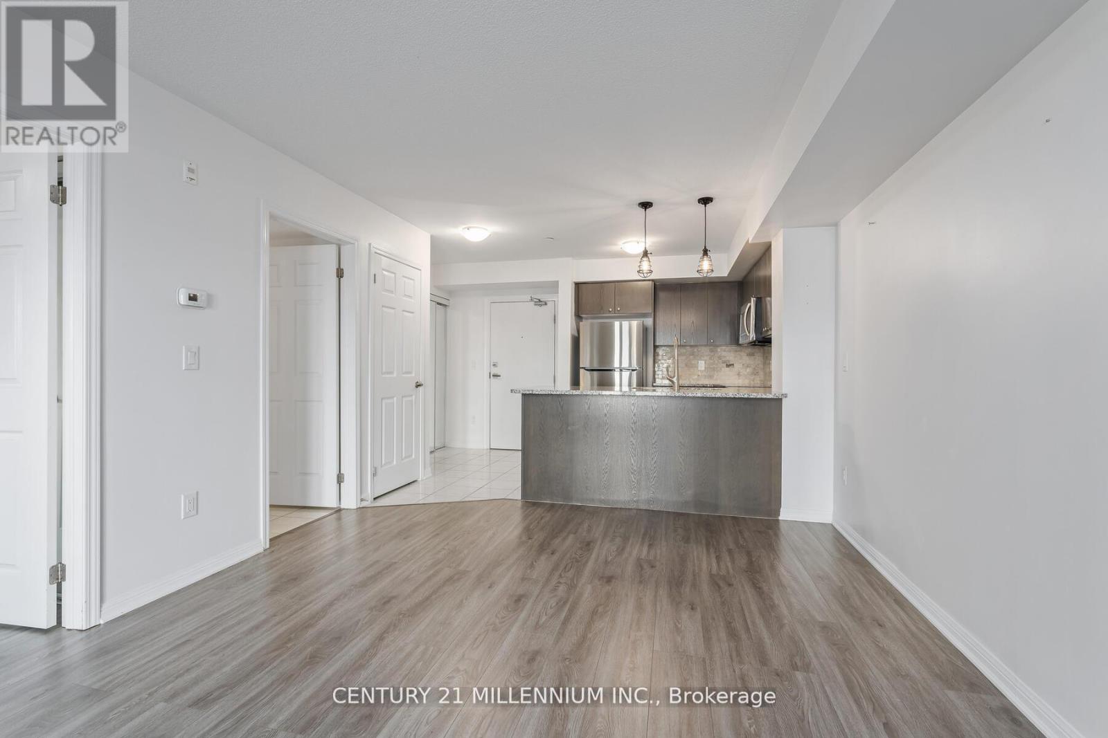 111 - 1045 Nadalin Heights, Milton, Ontario L9T 8R5 - Photo 9 - W12551016