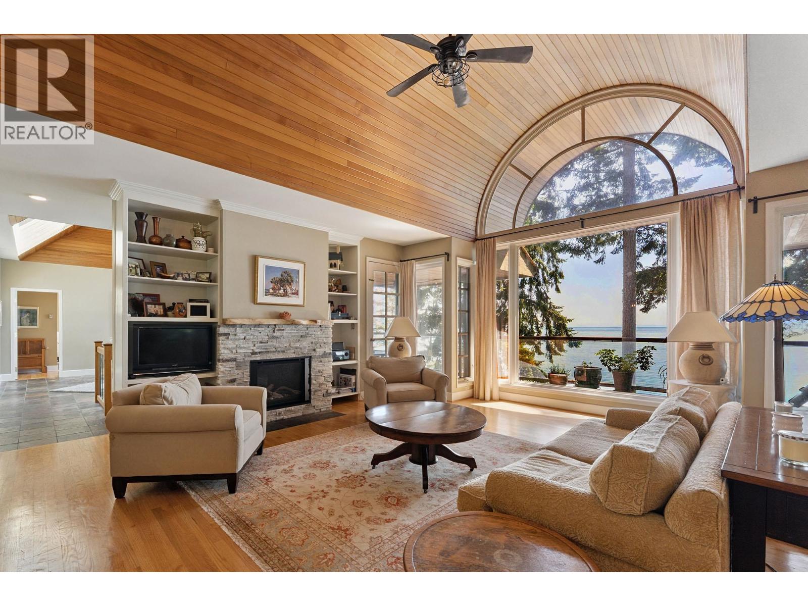 1251 Fairweather Road, Bowen Island, British Columbia  V0N 1G2 - Photo 2 - R3057339