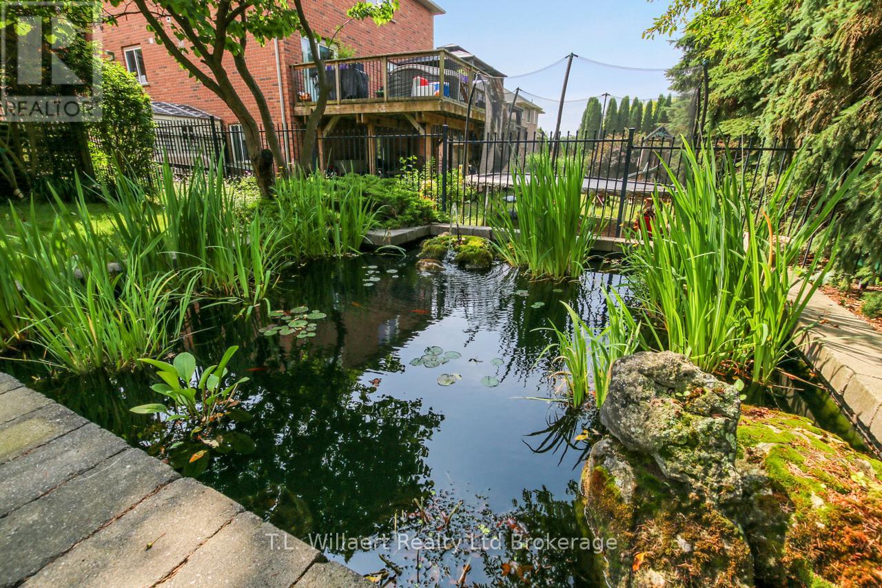 7 Lyndale Road, Tillsonburg, Ontario  N4G 5V9 - Photo 2 - X12250987