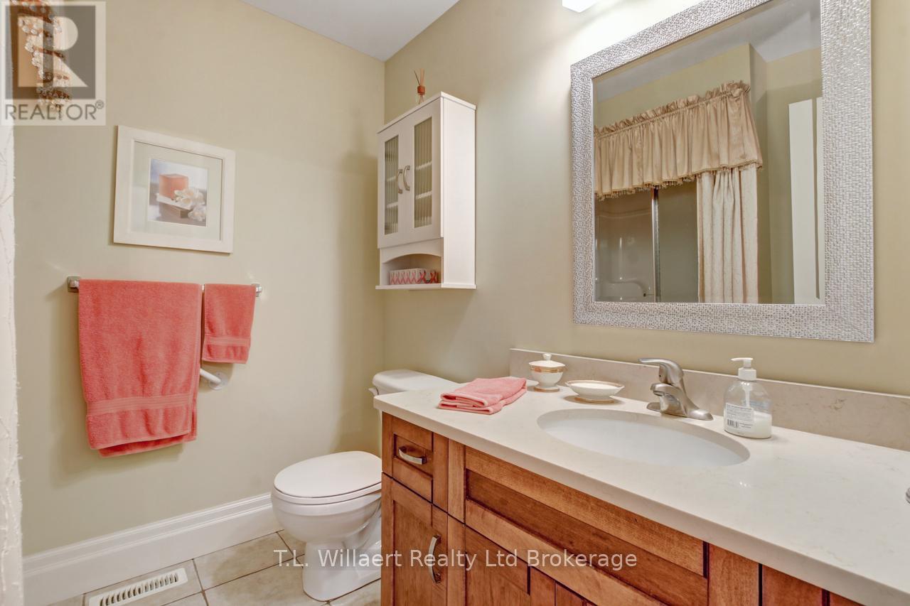 7 Lyndale Road, Tillsonburg, Ontario  N4G 5V9 - Photo 21 - X12250987