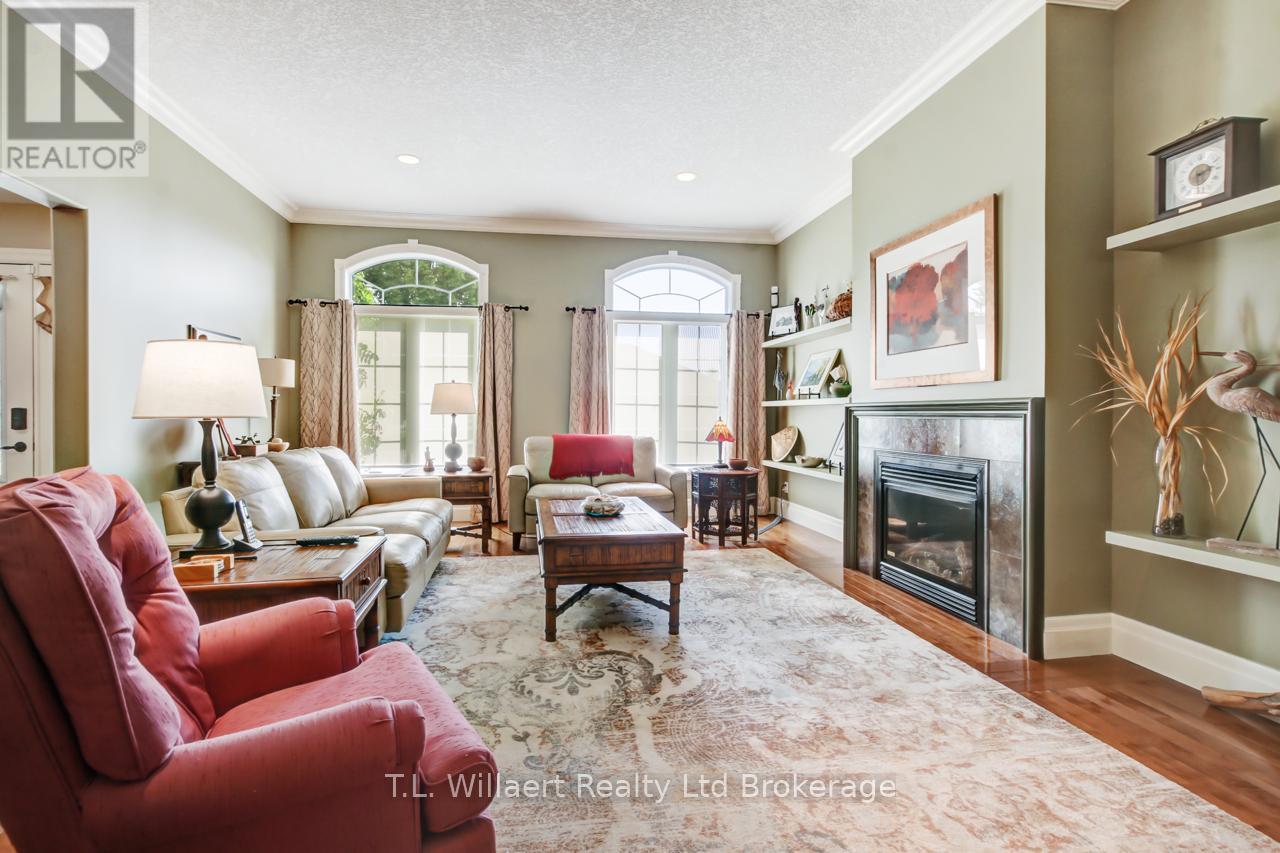 7 Lyndale Road, Tillsonburg, Ontario  N4G 5V9 - Photo 4 - X12250987