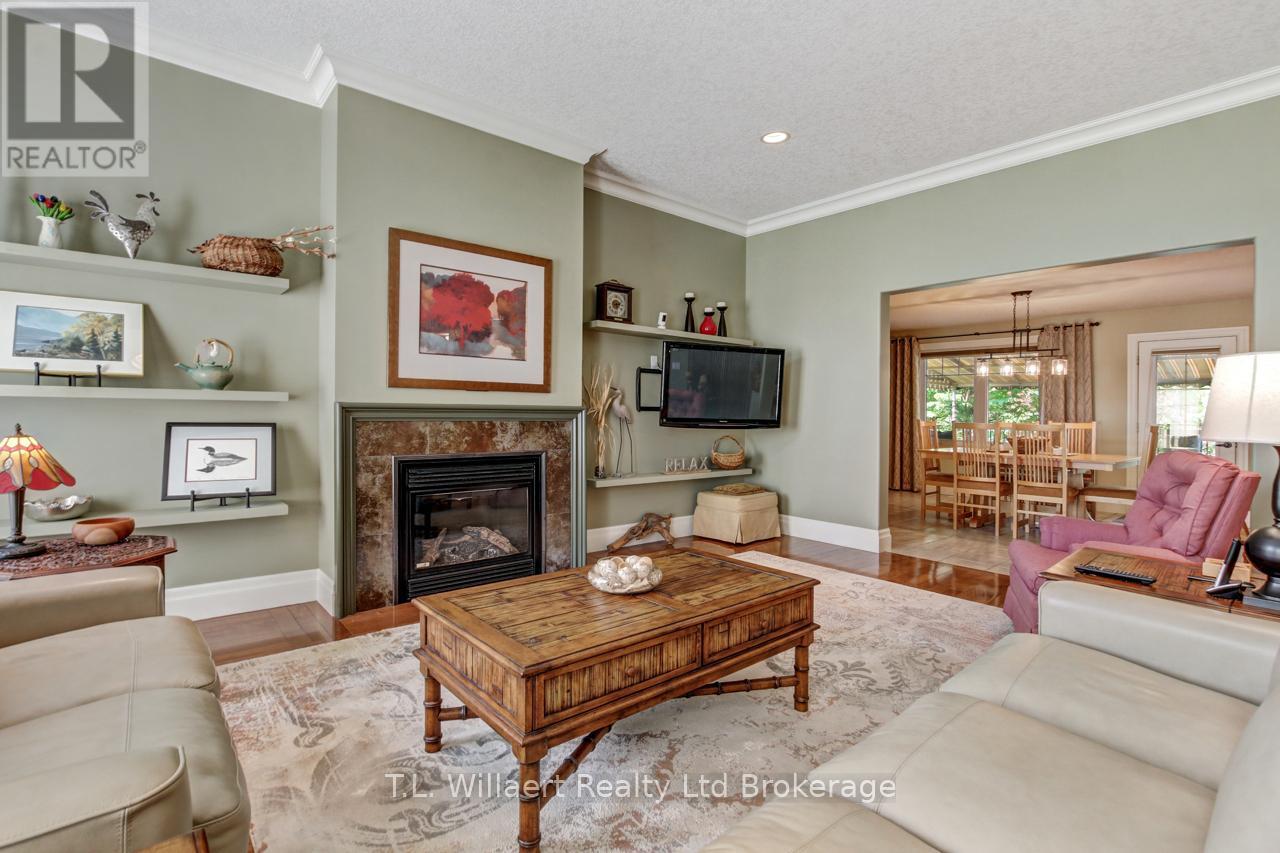 7 Lyndale Road, Tillsonburg, Ontario  N4G 5V9 - Photo 3 - X12250987