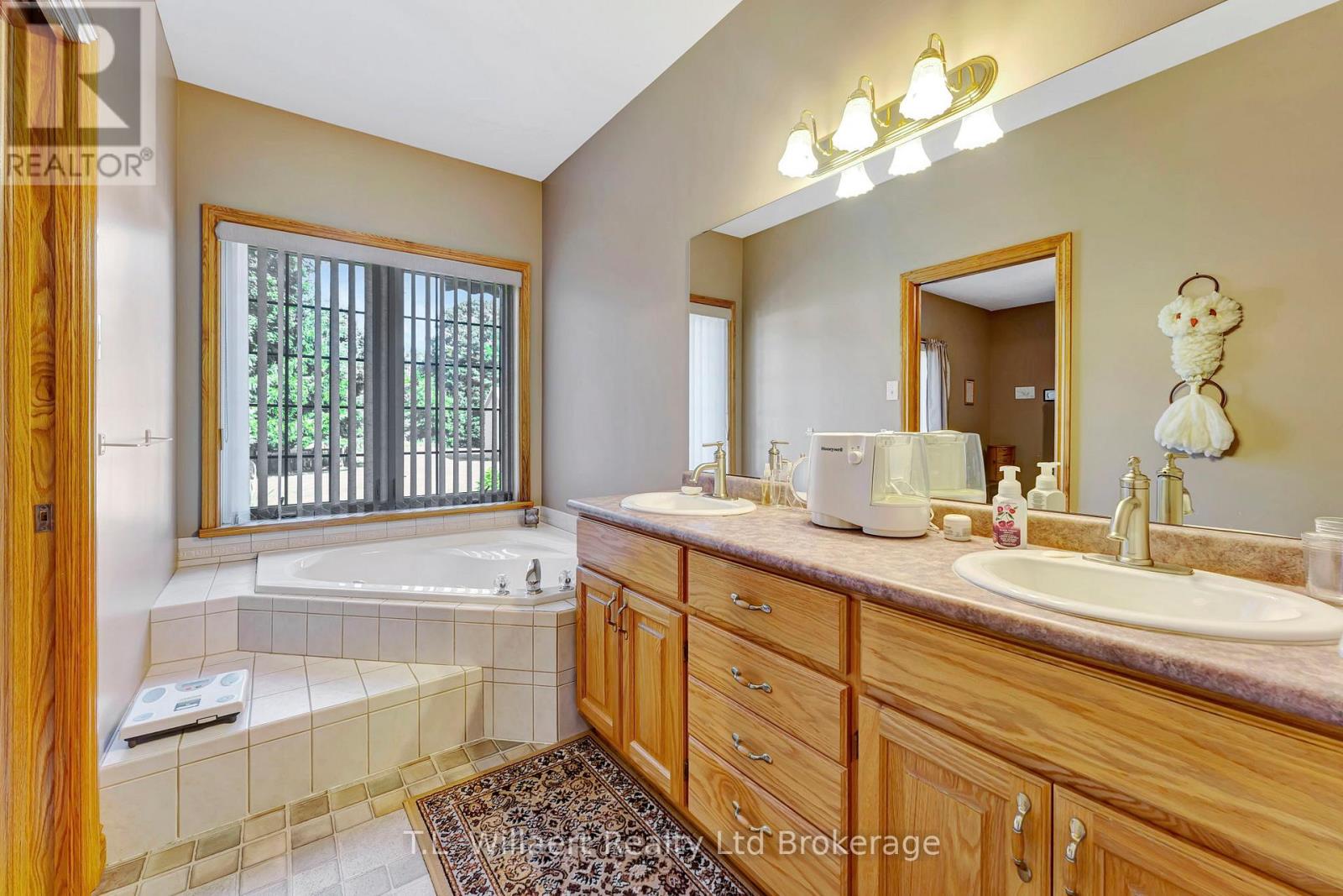 97 Vanderhoeven Side Road, Norfolk, Ontario  N4G 4G9 - Photo 20 - X12471438